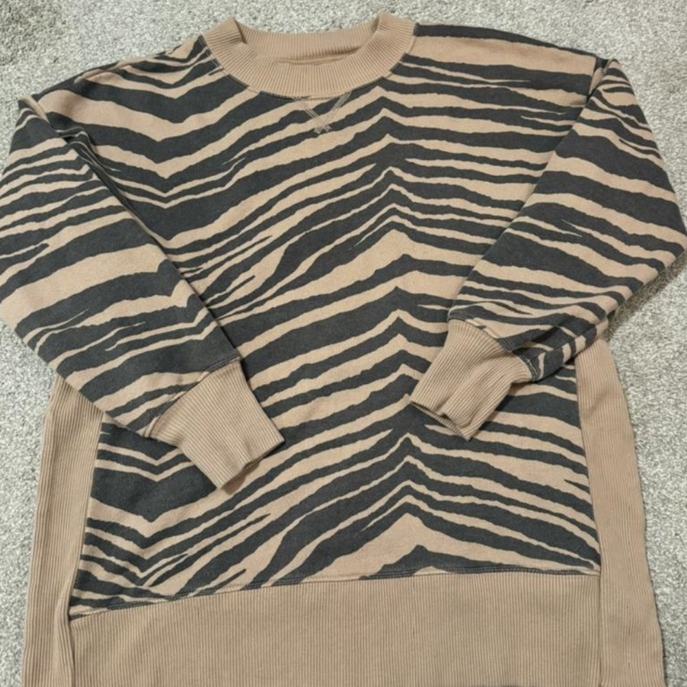 Aerie Brown Black Animal Print Sweatshirt Side Slits Oversized Slouchy Size XS